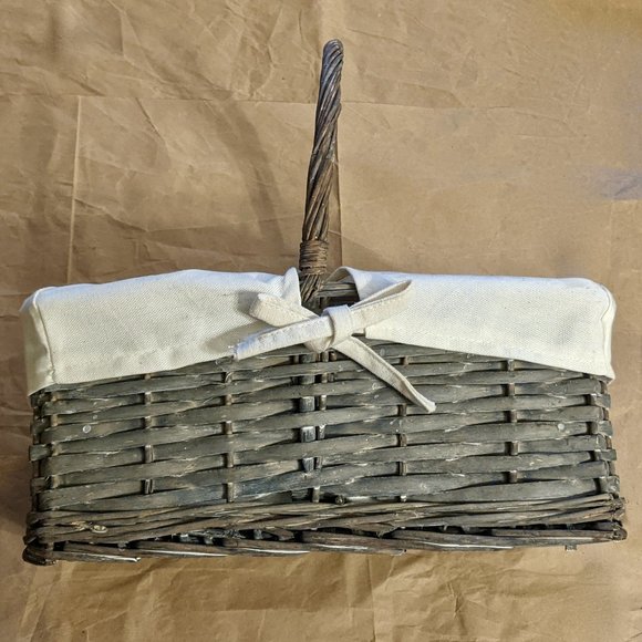 Lined NWOT Divided Wicker Organizer Basket (Grey) - Picture 3 of 15